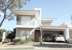 Casa de Condomínio com 3 Quartos para venda ou aluguel, 239m²