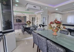 Apartamento com 3 Quartos à venda, 135m²