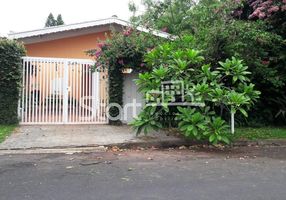 Casa com 3 Quartos para venda ou aluguel, 119m²
