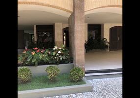 Apartamento com 2 Quartos para alugar, 77m²