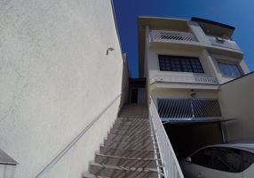 Sobrado com 3 Quartos à venda, 180m²