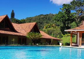 Casa com 5 Quartos à venda, 740m²