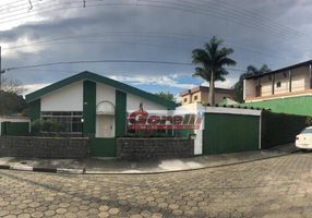Casa com 3 Quartos à venda, 520m²