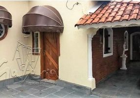 Casa com 4 Quartos à venda, 275m²
