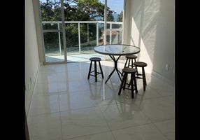 Apartamento com 2 Quartos para alugar, 85m²