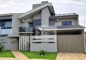 Sobrado com 3 Quartos à venda, 305m²