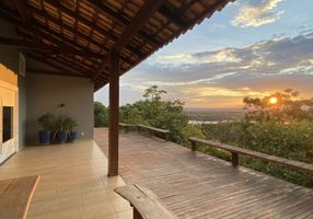 Casa com 4 Quartos à venda, 300m²