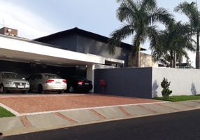 Casa de Condomínio com 4 Quartos à venda, 390m²