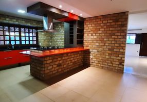 Casa com 5 Quartos à venda, 502m²