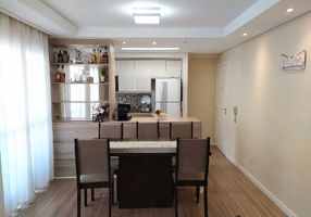 Apartamento com 3 Quartos à venda, 76m²