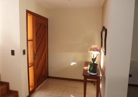 Sobrado com 4 Quartos à venda, 300m²