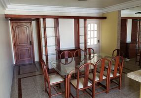 Apartamento com 3 Quartos para alugar, 110m²