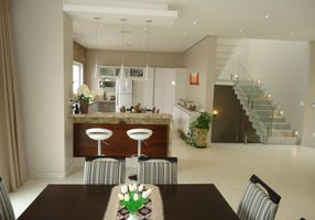 Casa com 3 Quartos à venda, 472m²