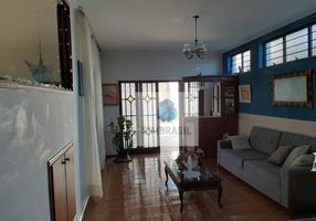 Casa com 3 Quartos à venda, 250m²