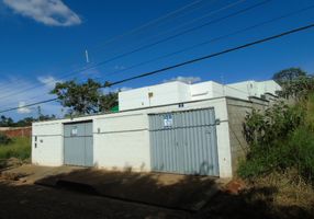 Casa com 3 Quartos à venda, 58m²