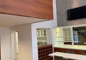 Apartamento com 4 Quartos para alugar, 170m²
