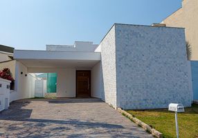 Casa com 3 Quartos à venda, 195m²