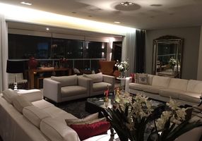 Apartamento com 4 Quartos à venda, 385m²