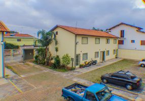 Casa de Condomínio com 2 Quartos para alugar, 75m²