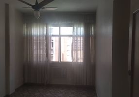 Apartamento com 3 Quartos para alugar, 70m²