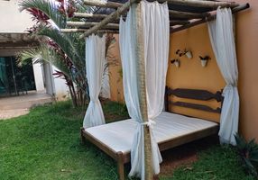 Casa com 6 Quartos à venda, 300m²