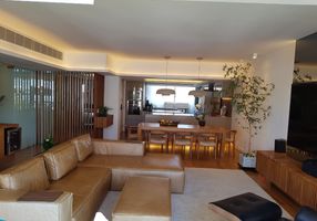 Apartamento com 4 Quartos à venda, 178m²