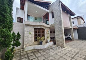 Casa com 5 Quartos à venda, 280m²