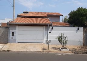 Casa com 2 Quartos à venda, 100m²