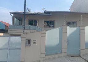 Casa com 3 Quartos à venda, 180m²
