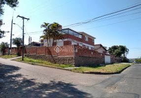 Sobrado com 6 Quartos à venda, 321m²