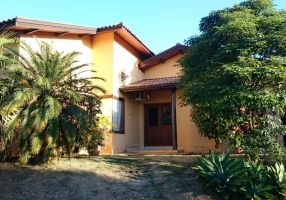 Casa com 3 Quartos à venda, 200m²