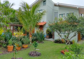 Casa com 4 Quartos à venda, 215m²
