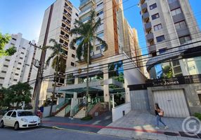 Apartamento com 2 Quartos para alugar, 70m²