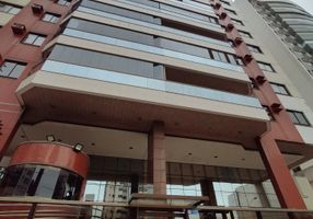 Apartamento com 3 Quartos à venda, 145m²