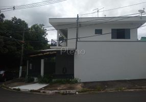 Sobrado com 3 Quartos para venda ou aluguel, 298m²