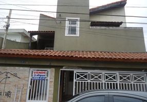 Casa com 6 Quartos à venda, 240m²