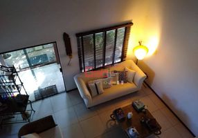 Casa de Condomínio com 4 Quartos à venda, 198m²
