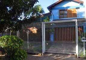 Casa com 5 Quartos à venda, 430m²