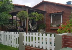 Casa de Condomínio com 4 Quartos à venda, 123m²