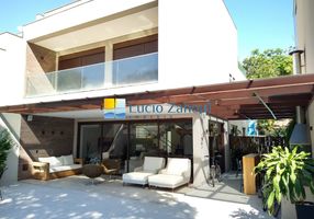 Casa de Condomínio com 5 Quartos para alugar, 300m²