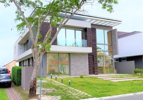Casa de Condomínio com 5 Quartos à venda, 500m²