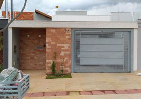 Casa com 3 Quartos à venda, 107m²