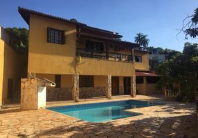 Casa com 4 Quartos à venda, 1000m²