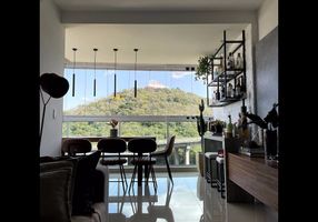 Apartamento com 2 Quartos à venda, 70m²