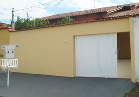 Casa com 3 Quartos para alugar, 150m²