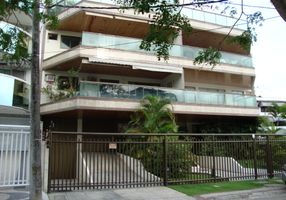 Apartamento com 3 Quartos para alugar, 90m²