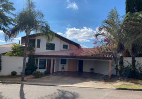 Casa de Condomínio com 4 Quartos à venda, 345m²
