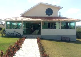 Casa de Condomínio com 4 Quartos para alugar, 300m²