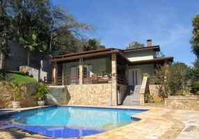 Sobrado com 3 Quartos à venda, 600m²