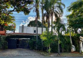 Sobrado com 4 Quartos à venda, 272m²
